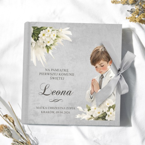 Album na zdjęcia welurowy z nadrukiem na komunię dla chłopca - Białe kwiaty
