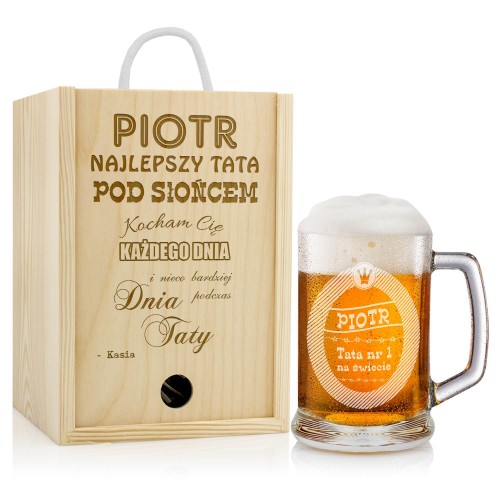 Kufel do piwa w drewnianej skrzynce na Dzień Taty - Najlepszy
