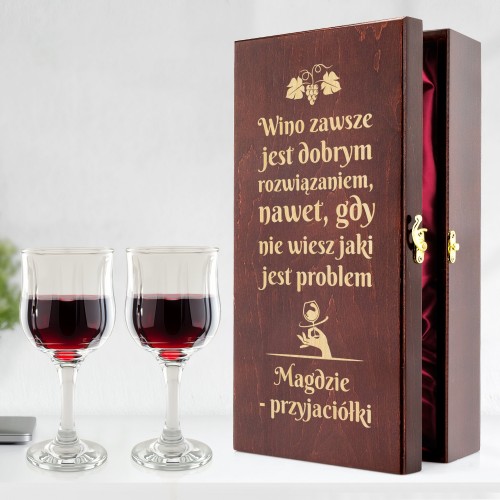 Drewniana skrzynka na wino z grawerem + 2 kieliszki - Rozwiązanie