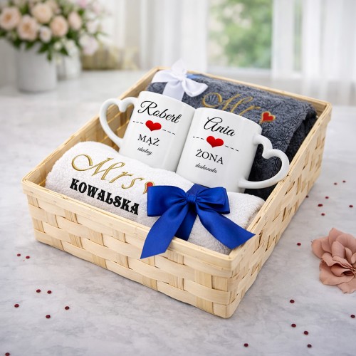 Zestaw prezentowy: kubki i ręczniki z haftem dla pary - Mrs&Mr