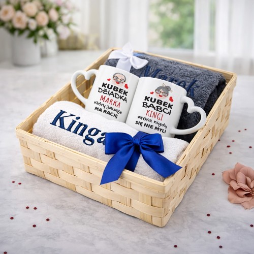 Zestaw z ręcznikami i kubkami dla babci i dziadka - Mają rację