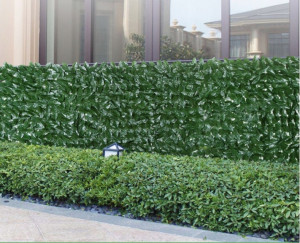 Sztuczna zielona ściana Green Fence. Osłona na balkon lub płot
