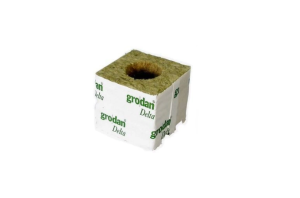 Grodan Delta kostka z wełny mineralnej 7,5x7,5x6,5 cm z otworem 42mm