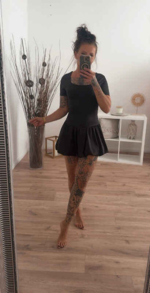 Damen-Kleid mit eingenähter Short - schwarz
