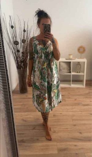 Lockeres Kleid mit Trägern grün