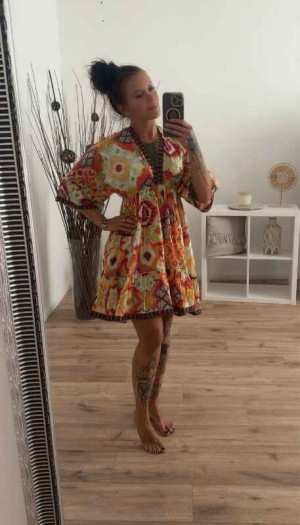 Boho-Kleid aus Baumwolle mit V-Ausschnitt