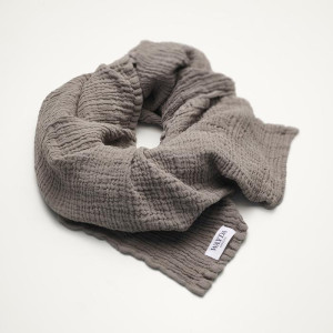 WAYDA CHUSTA MUŚLINOWA COBBLE GREY - 100 x 100 cm
