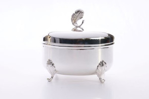 Posrebrzana cukiernica "Fragetka" z liściem, oksydowana