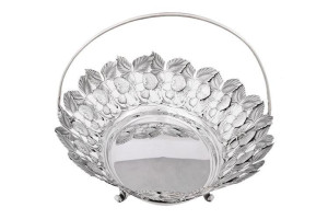 Posrebrzany, okrągły koszyk "Truskawka"