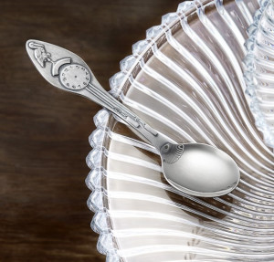 Posrebrzana łyżeczka urodzinowa "Bocianek" - oksydowana