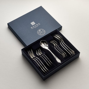 Zestaw posrebrzanych łyżeczek, oksydowany - 13 szt.