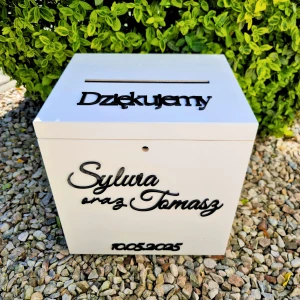 Duże pudełko na koperty białe z CZARNYMI imionami i datą