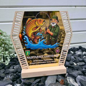 Statuetka puchar dla najstarszego zawodnika zawodów wędkarskich