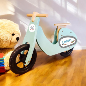 Loopfiets met naam veren | houten loopfiets | loopfiets 2 jaar