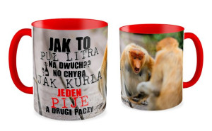 Kubek z nosaczem Jeden pije, a drugi paczy