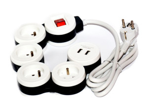 Przedłużacz z ładowarką USB 2.1A zabezpieczenie przeciążeniowe 5m