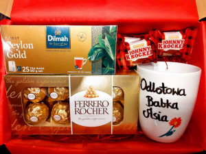 Prezent na dzień kobiet Ferrero, Dilmah i kubek z Twoim napisem