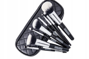 Zestaw 8 Pędzli Do Makijażu Black Etui Tommi White