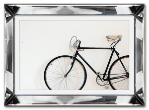 Obraz w lustrzanej ramie do salonu czarno biały rower 31x41cm