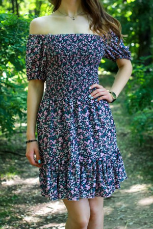 Sukienka mini z gumkami na biuście w kwiatki z falbaną ROZM.S i M/L - LONA
