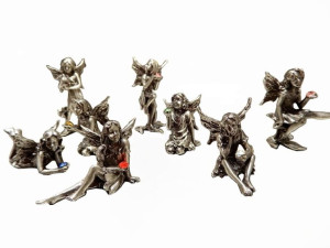 Miniaturowe elfki cynowe ze skrzydełkami z kolorowymi kamieniami