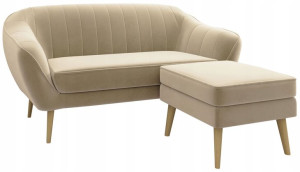 Wygodna, beżowa trzyosobowa sofa tapicerowana z pufą, styl skandynawski