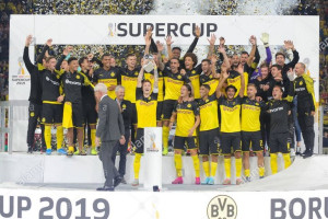 Fototapeta piłka nożna Borussia Dortmund - 2 x 1,5 m - lateksowa
