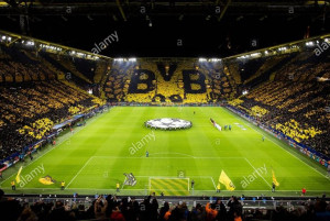 Fototapeta piłka nożna Borussia Dortmund - 3,1 x 2,5 m - winylowa