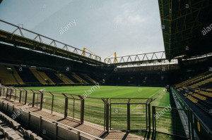 Fototapeta piłka nożna Borussia Dortmund II - 3,6 x 2,5 m - winylowa