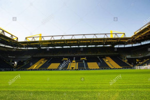 Fototapeta piłka nożna Borussia Dortmund II - 4 x 2,5 m - winylowa