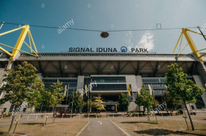 Fototapeta piłka nożna Borussia Dortmund III - 2,6 x 2 m - lateksowa