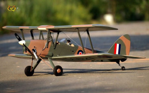 Samolot Tiger Moth (klasa .46 EP-GP)(wersja Camo) - VQ-Models