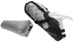 Torba pod siodło BLACKBURN OUTPOST SEAT PACK 10,5l z workiem wodoodpornym c