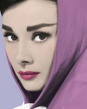 Audrey Hepburn Fioletowy Szal - plakat 40x50 cm