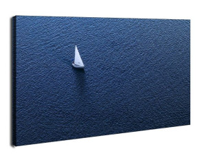 Lonely yacht, The top view - obraz na płótnie 80x60 cm