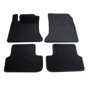 4 dywaniki samochodowe do Mercedes W176 Klasy A i W246 Klasy B