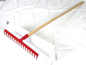 12387 Grabie ogrodowe nitowane 16 zębów, trzon: 130cm