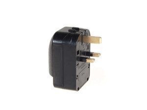 MCE70 Adapter zasilania UK na Euro kątowy czarny