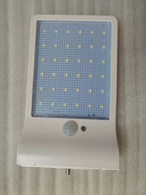 Solarna lampa uliczna 36 Led biała