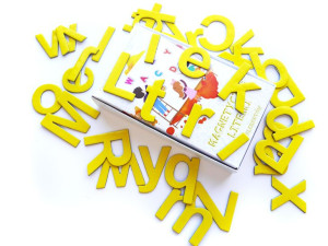 Magnesy na lodówkę magnes puzzle literki 80 el.