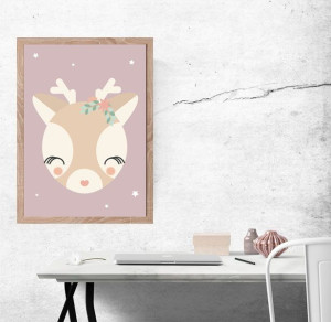 Sarenka ciemnoróżowe tło - plakat 50x70 cm