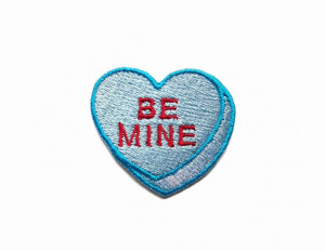Haftowana Naszywka BE MINE Candy Heart
