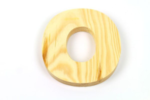 Drewniana litera cyfra O 12cm wysokość 12-14mm grubość