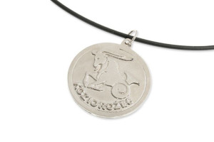 WISIOREK Z BROKATEM ZNAK ZODIAK koziorożec