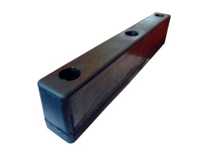 Odbój gumowy 40x5,2x8 cm - 3 otwory.