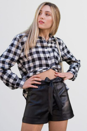 Loriane Szorty z eko skóry z kieszeniami - czarne