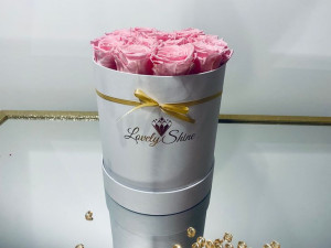 Wieczne róże - różowe żywe wieczne róże – biały  flower box duży
