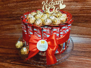 Tort Kit Kat dla żony gold
