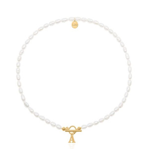 Choker z naturalnych pereł z literką