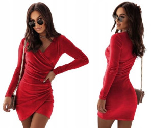 Elegancka sukienka welurowa dopasowana S